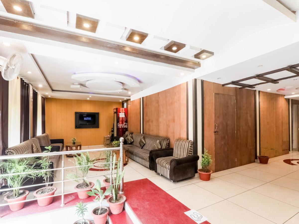 Oyo 79765 Hotel Samrat Lucknow Exterior photo